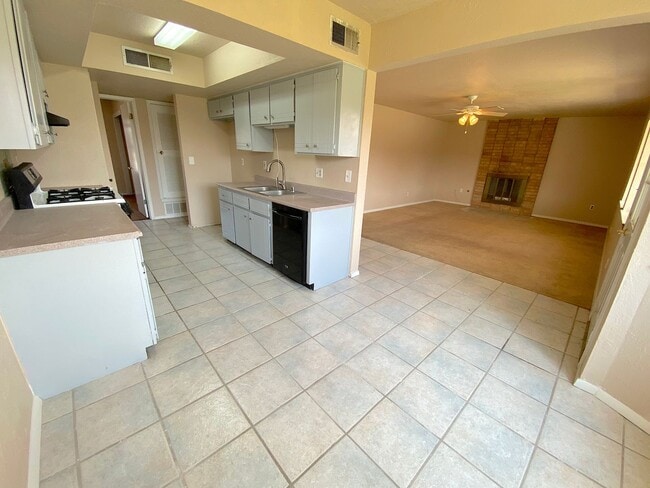 Building Photo - Northeast El Paso 3 bed with Refrig A/C