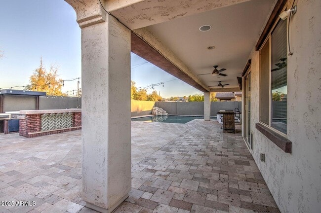 Building Photo - 6815 S 19th Ln