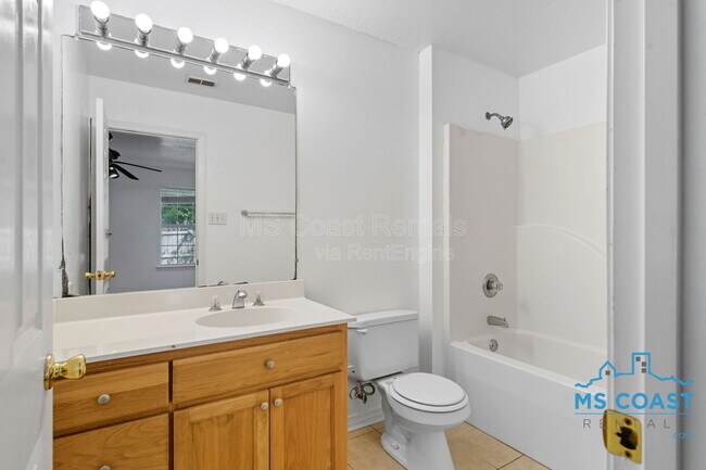 Building Photo - 10443 3rd Ave