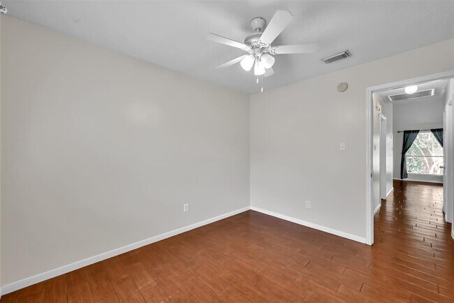 Building Photo - 10914 Waterview Cir