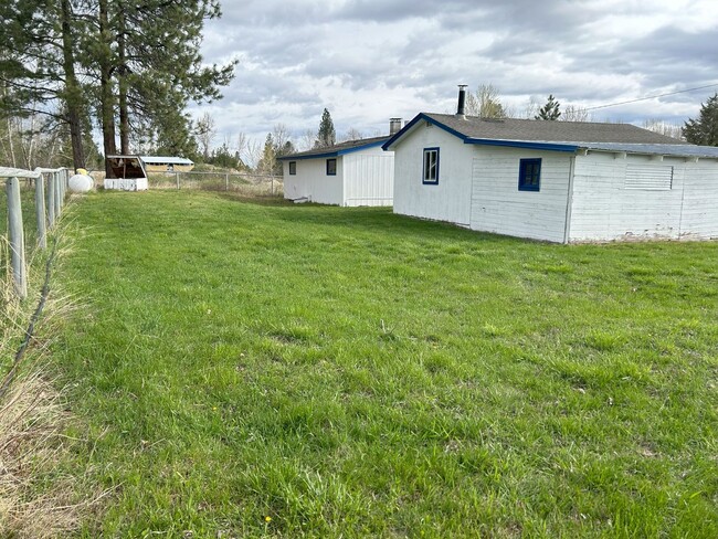 Building Photo - 2 bed 1 bath in Hamilton