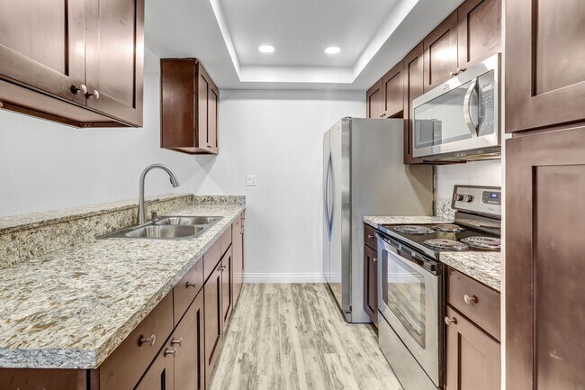 Building Photo - $500 MOVE IN SPECIAL! 2 BD, 2 BA Condo at Mission Plaza! 1000 Sq Ft w/ Great Amenities!