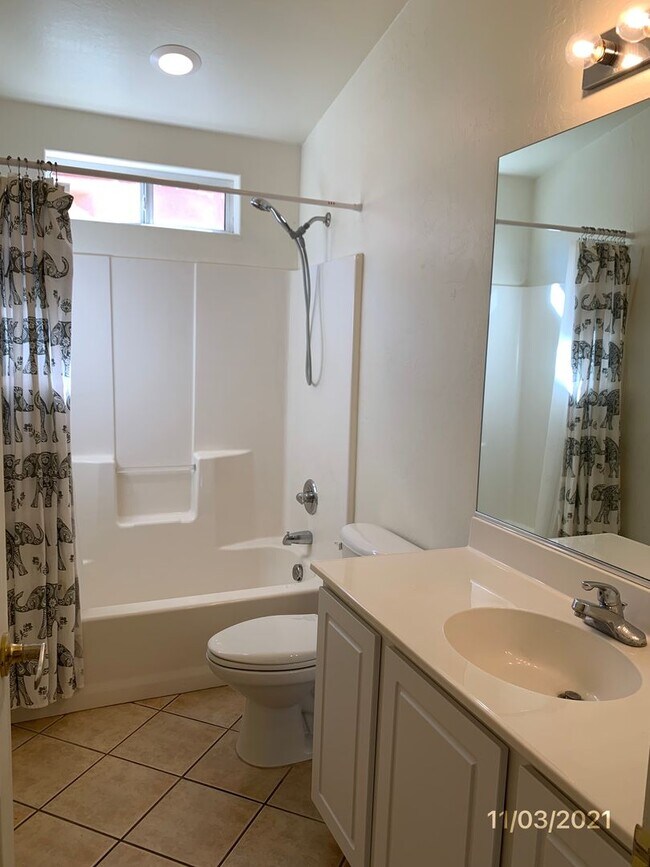 Building Photo - 4964 E Catalina Ct