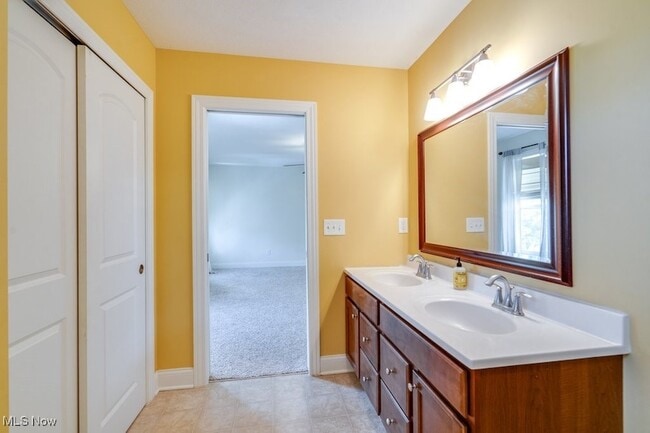 Building Photo - 155 Granite Dr