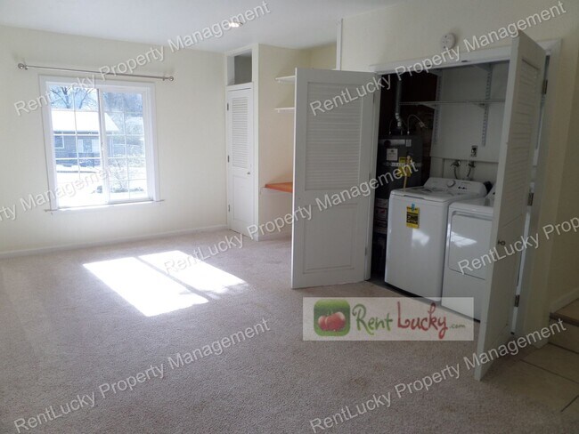 Building Photo - Adorable 3-Bedroom Home with Fenced Yard in Great Bothell Neighborhood!