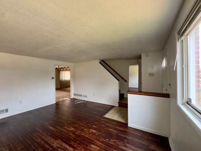 Building Photo - Charming 3 Bedroom/ 1.5 Bathroom Townhome in Frankford, MD!