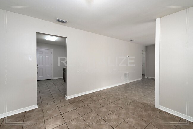 Building Photo - Cozy, Updated 3-Bedroom Home with a Shady Yard!