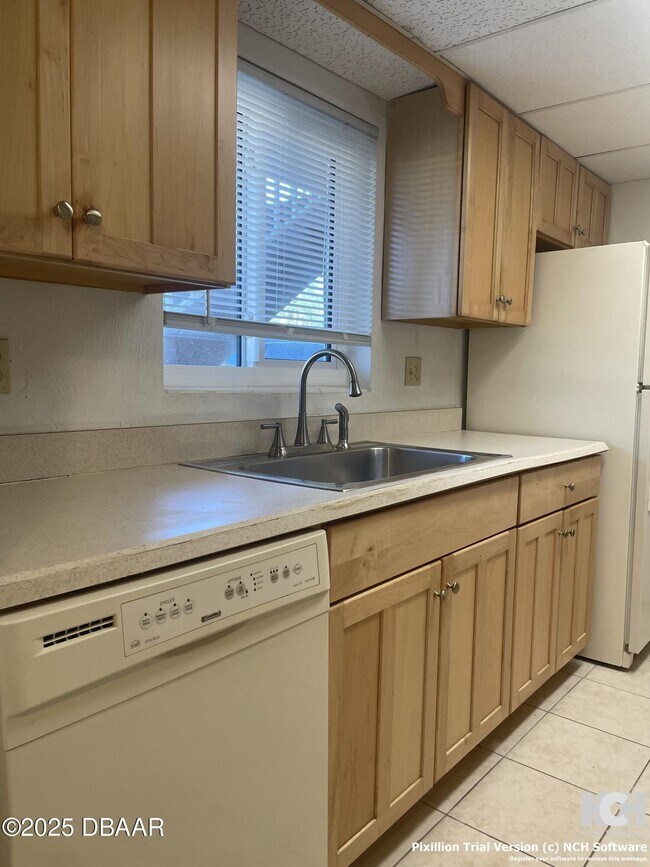 Building Photo - 144 S Halifax Ave