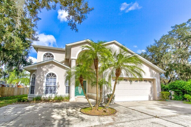 Building Photo - Beautiful Lake front home in West Kissimmee
