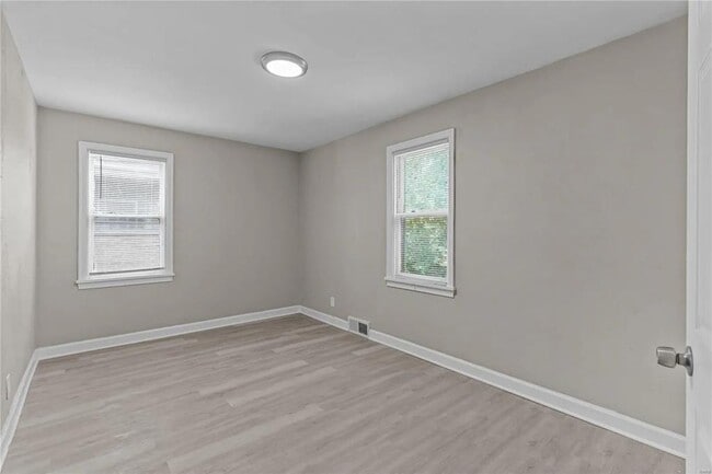 Building Photo - 7125 Farley Ave