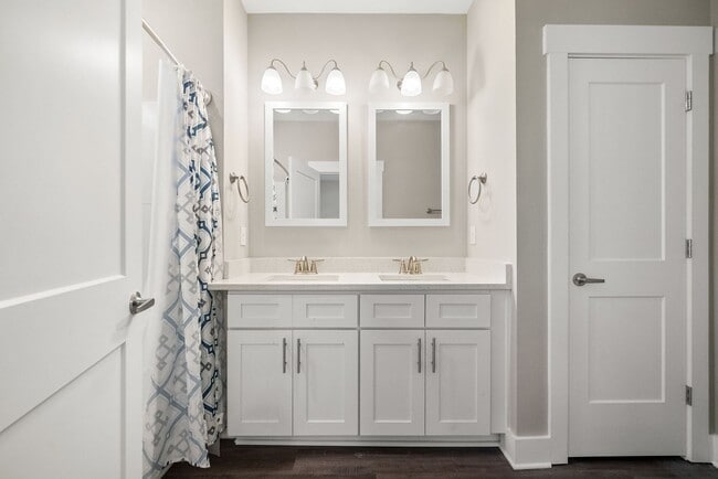 Building Photo - 222 N Sand Palm Rd