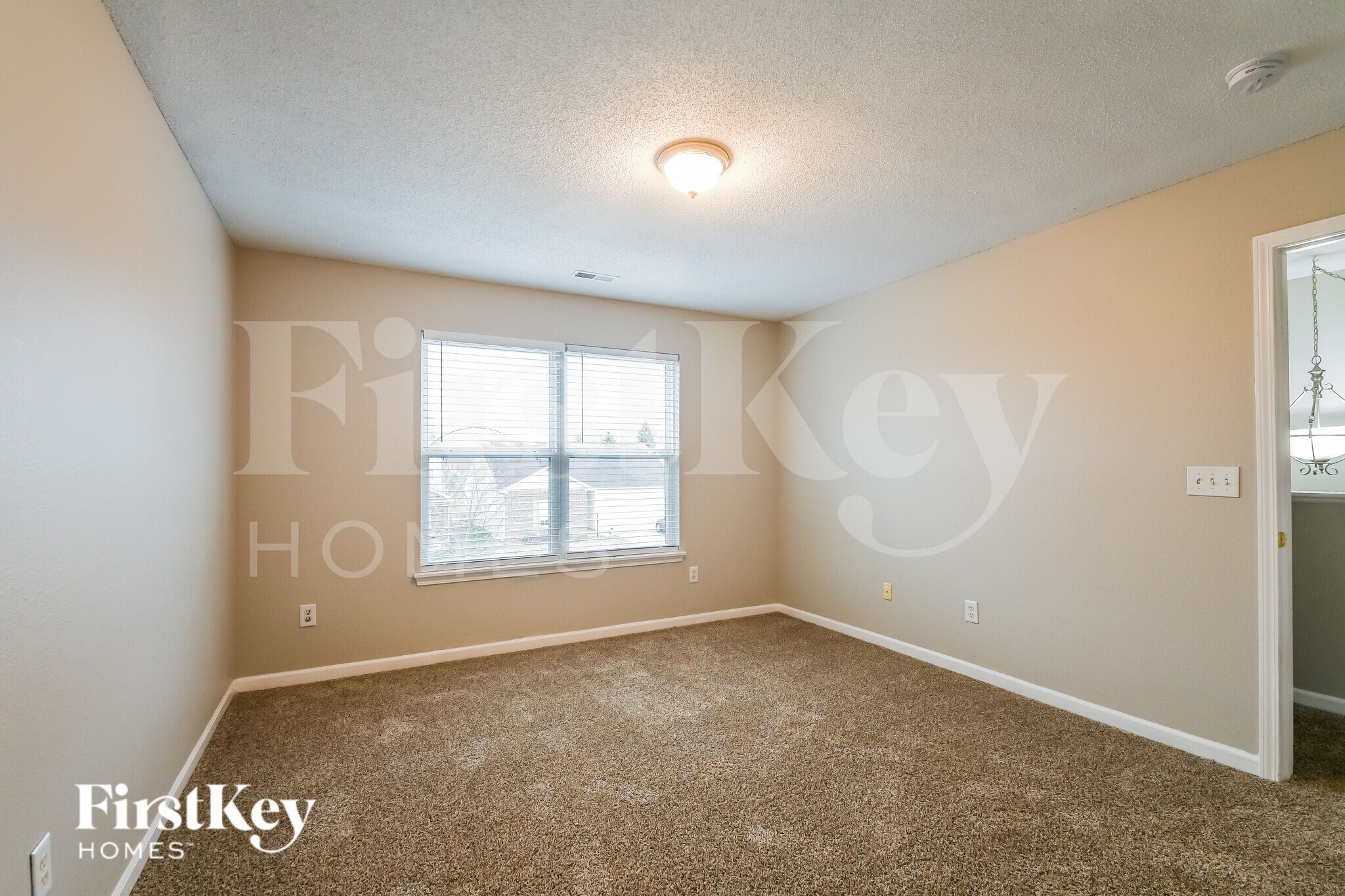 Building Photo - 19127 Fox Chase Dr