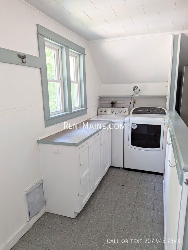 Building Photo - 54 Penobscot St