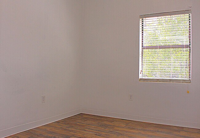 Building Photo - Lovely 3-bedroom 1 bath home for rent