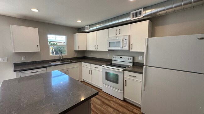 Building Photo - 2808 S Mill Ave