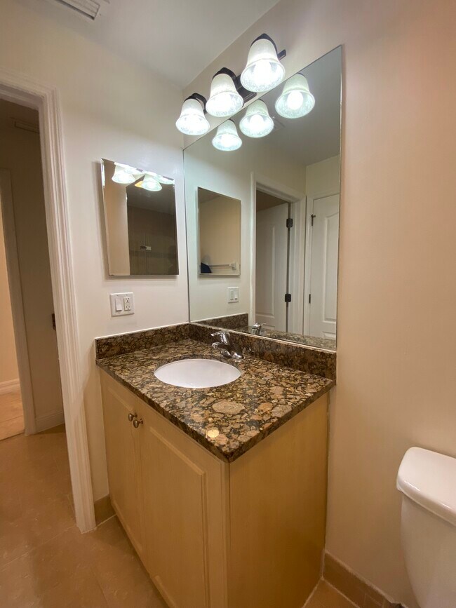 Building Photo - 12101 Santaluz Dr