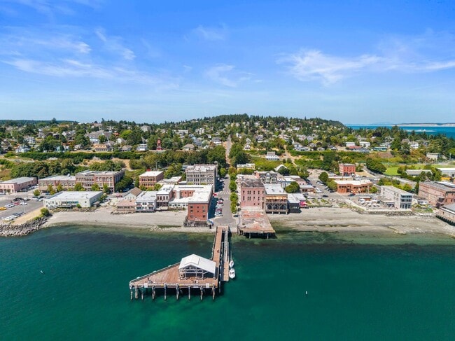 Building Photo - Charming Studio Condo For Rent Downtown Po...