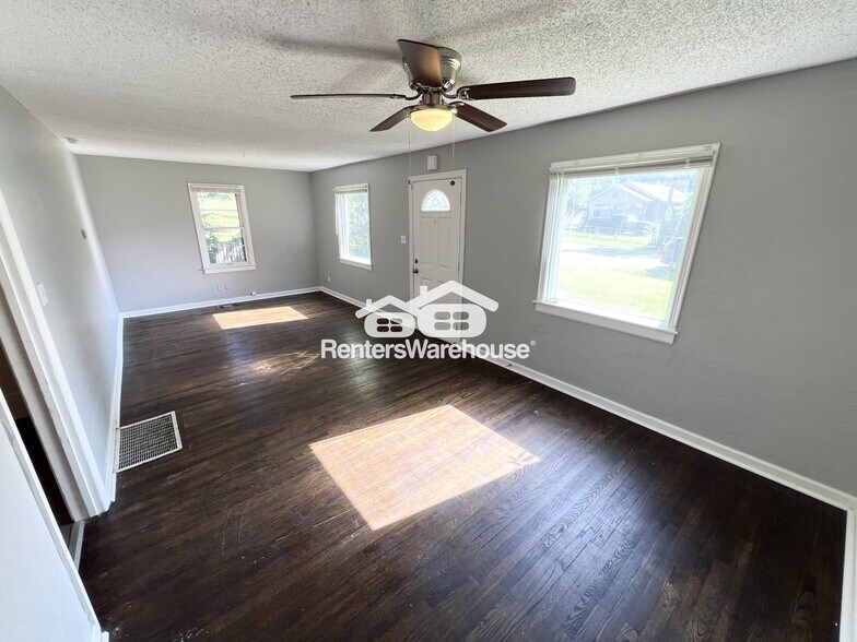 Building Photo - 8510 Woodland Ave