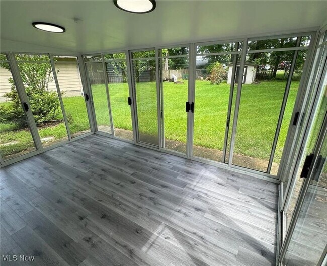 Building Photo - 7843 Emery Cir