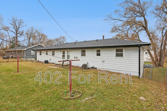 Building Photo - 3823 Saratoga St