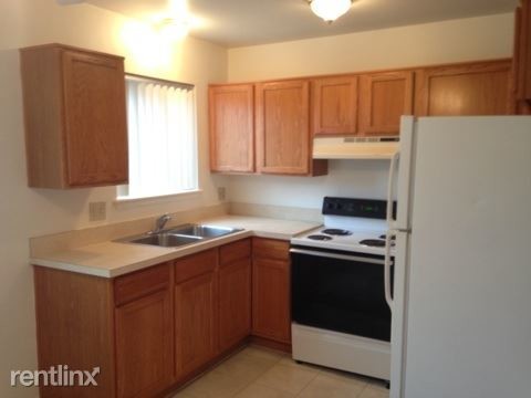 Building Photo - 2 br, 1 bath Apartment - Ambassador Apartm...