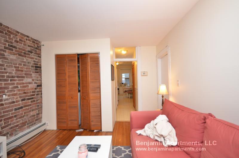 Building Photo - 48 Garden St