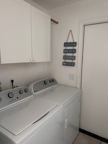 Building Photo - 150 Monsoon Ln