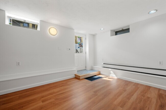 Building Photo - 259 Mt Auburn St