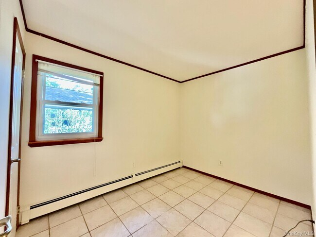 Building Photo - 46 Forrest Ave