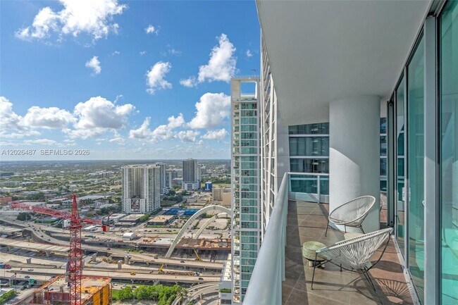 Building Photo - 900 Biscayne Blvd