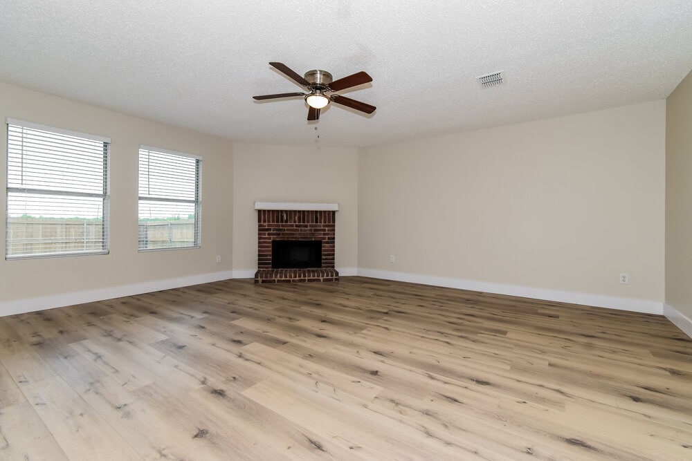 Building Photo - 2327 Graystone Dr