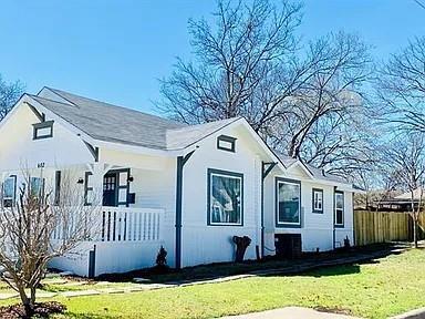 Building Photo - 602 S Chestnut St