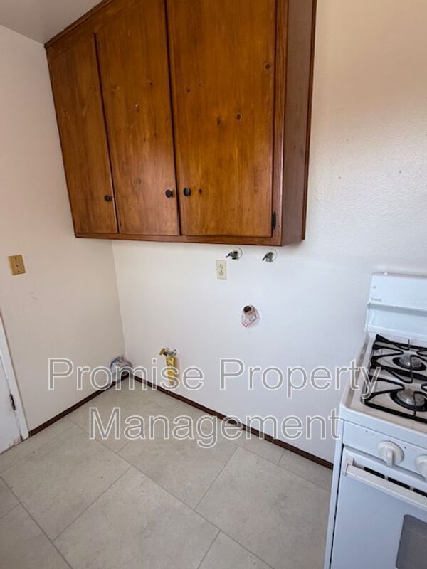 Building Photo - 5576 Conrad Ave