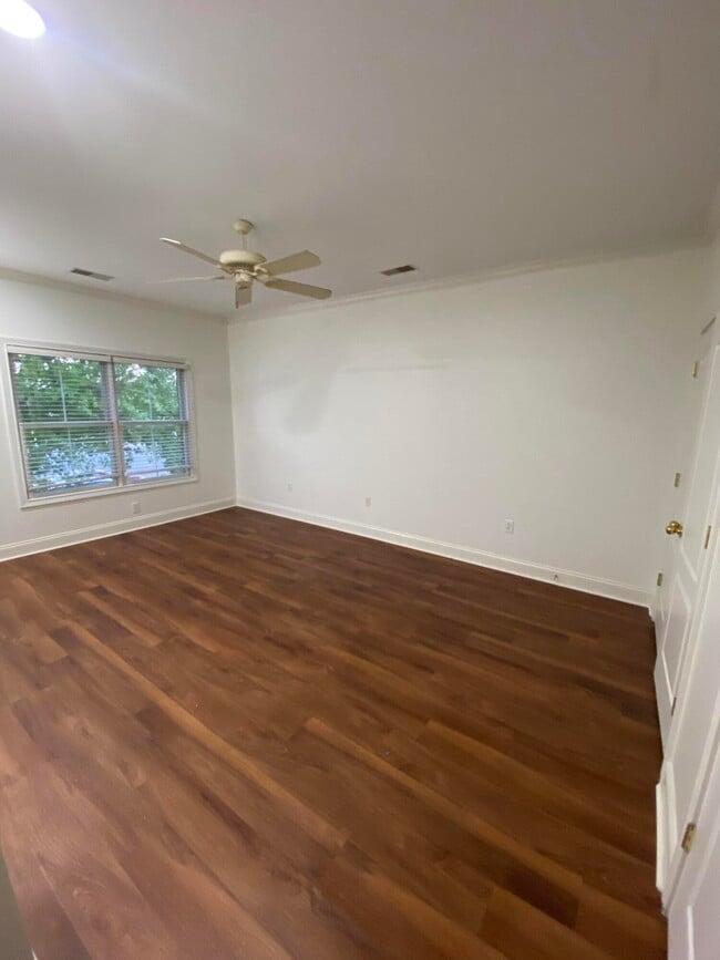 Building Photo - 1009 Star Shoot Pkwy