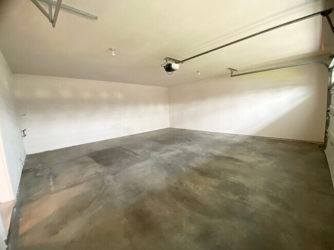 Building Photo - 505/517 E Hayden Ave