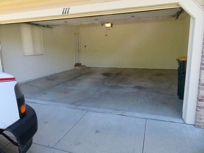 Building Photo - Raco 111/115 Nordic