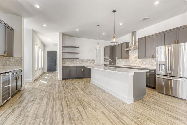 Building Photo - 9 Denbury Glen