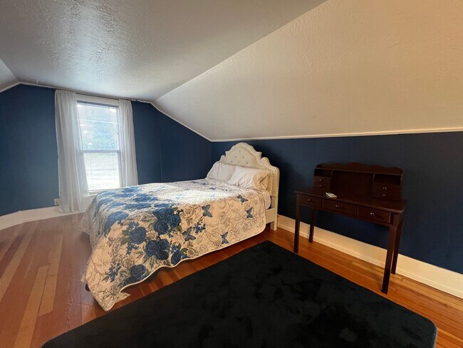 Building Photo - 508 N Main St