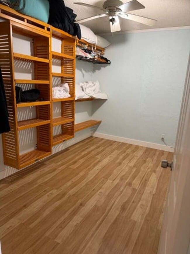 Building Photo - 1014 W Drew St