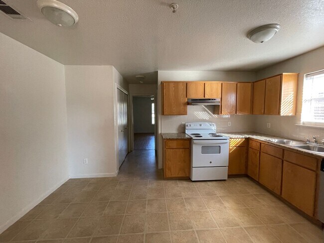 Building Photo - 3405 Atkinson Ave