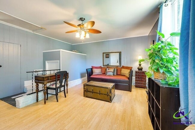 Building Photo - 422 Forrest Dr