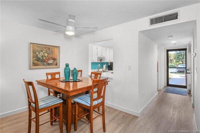 Building Photo - 5111 SE Miles Grant Rd