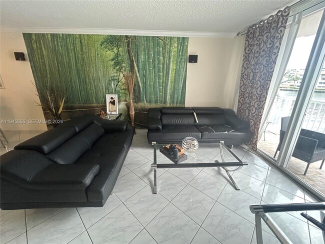 Building Photo - 121 Golden Isles Dr