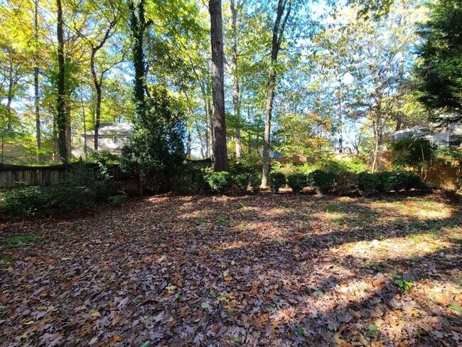 Building Photo - 3 BR, 2.5 BA in Crown Grant