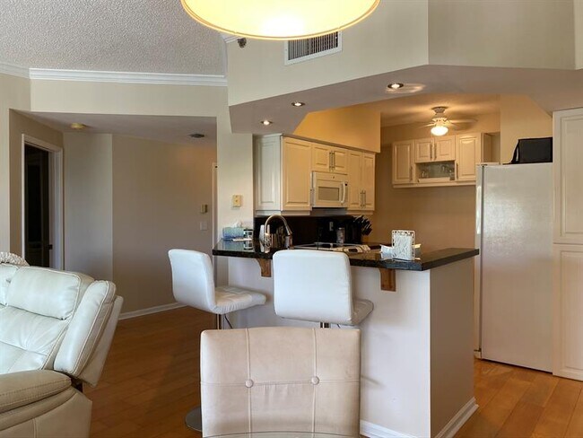 Building Photo - 3205 NE 184th St