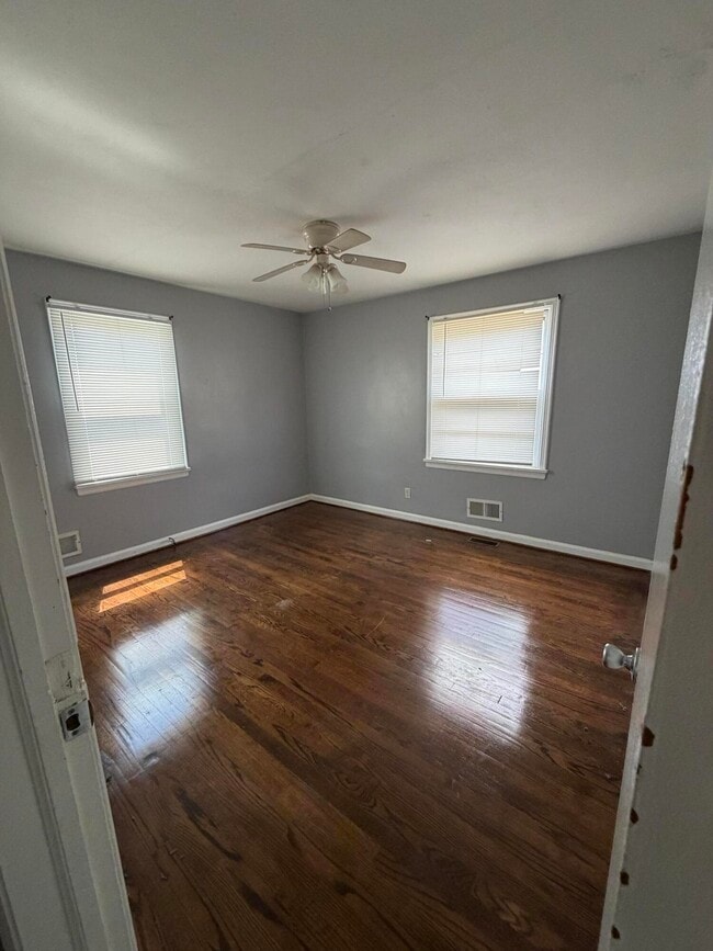 Building Photo - 2205 Plantation Rd NE