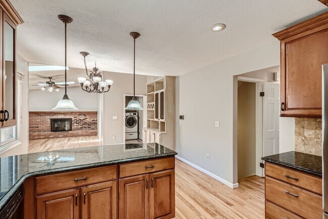 Building Photo - Stunning Home by Arapahoe Lake