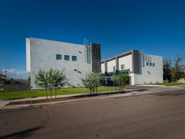 Building Photo - 775 W Coolidge St