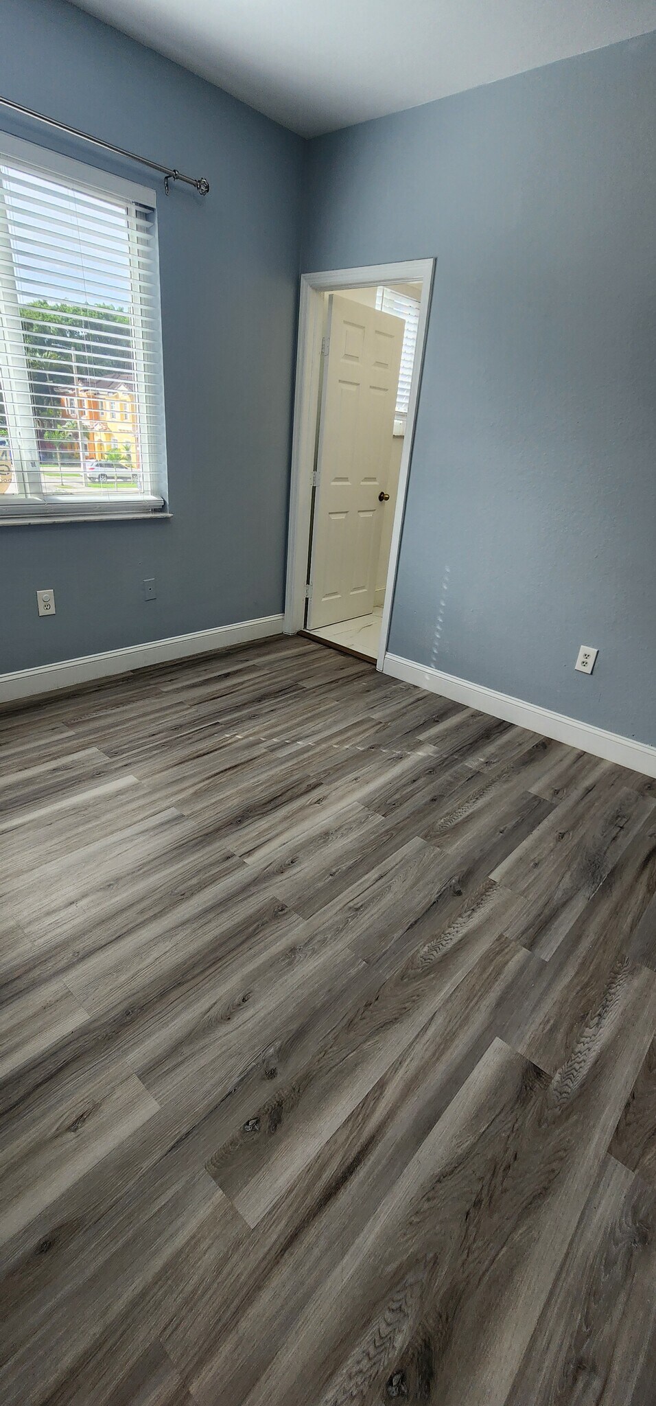 Building Photo - 640 SE 1st St