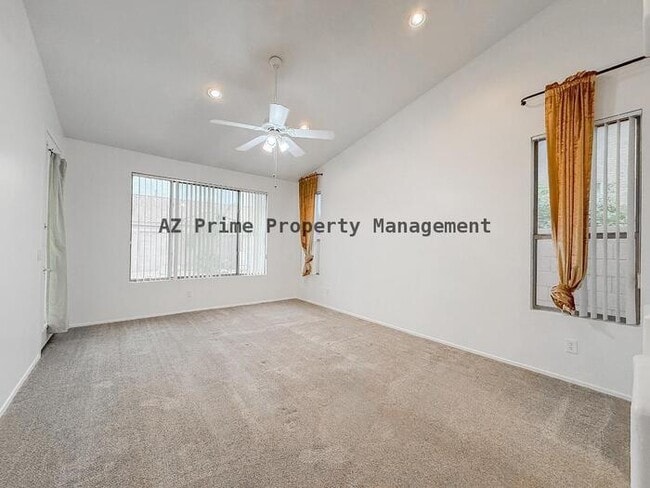 Building Photo - 890 N Bullmoose Dr